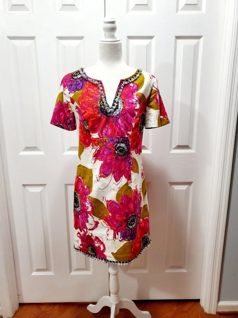 Trina Turk Floral Shift Dress Sz 10 Pink Cotton Fringe Resort Chic Hamptons - Picture 3 of 13